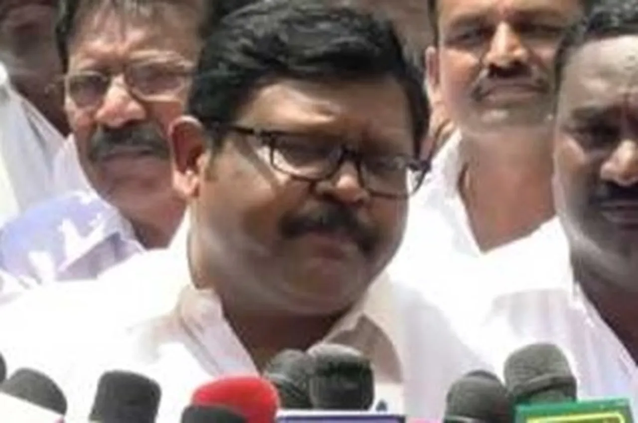 முன்னாள் அமைச்சர் வைகை செல்வன் தலைமையில் அதிமுகவில் மேலும் ஒரு அணி
