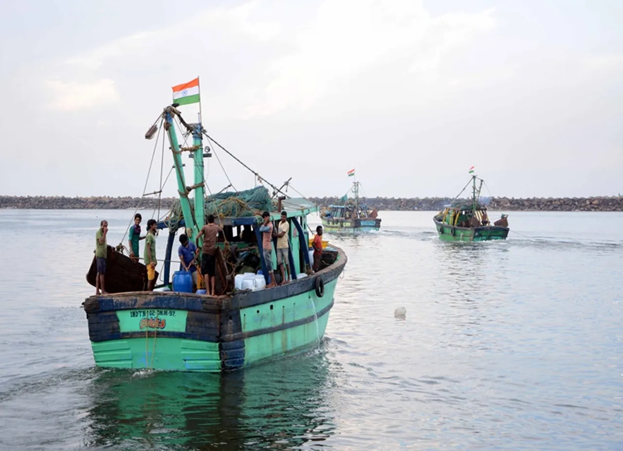 rameshwaram, chennai high court, firing on tamilnadu fishermen, inquiry by DSP, indian coast guard, tamilnadu government, tamilnadu fishermen