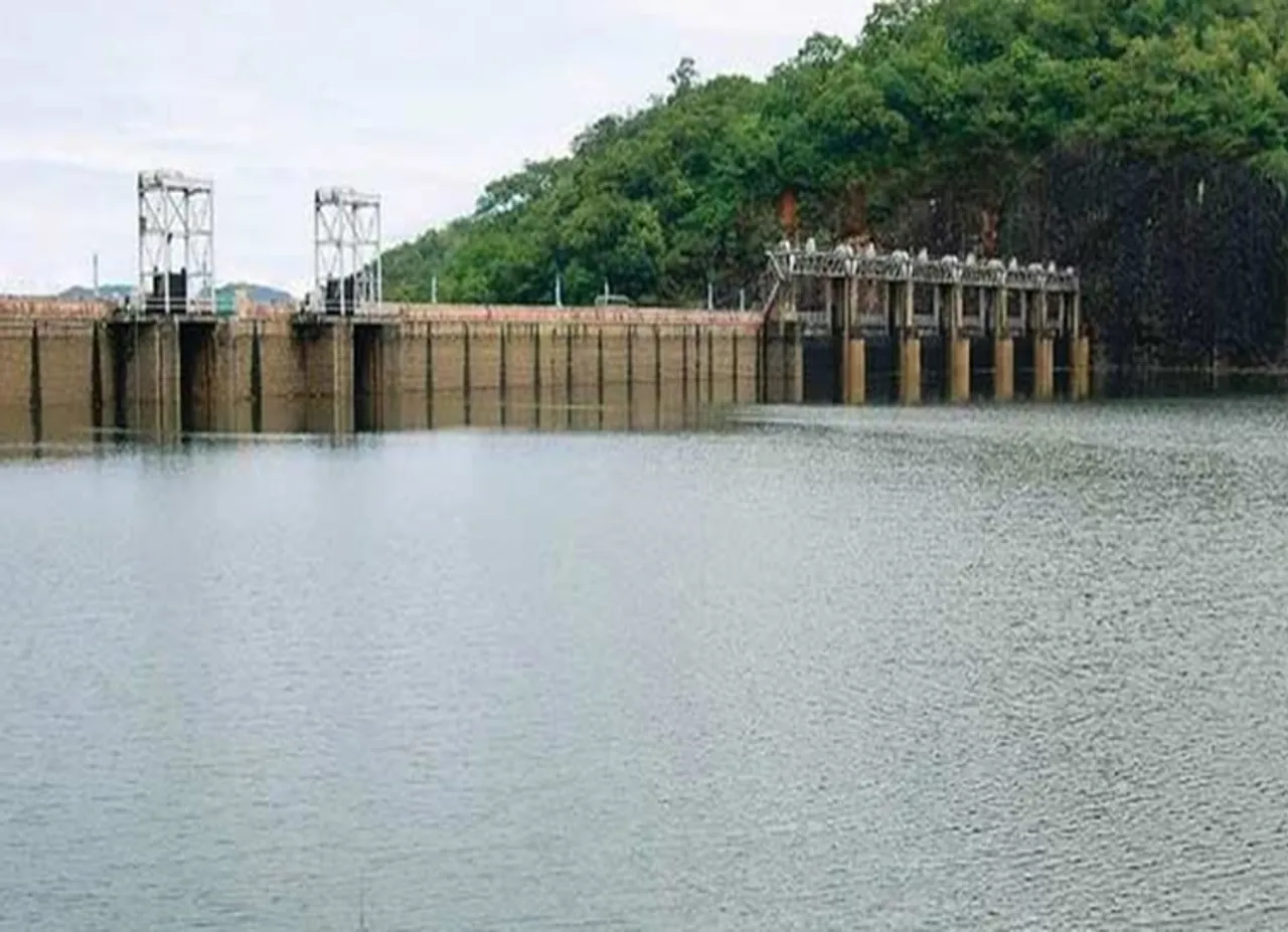 சேர்வலாறு அணையின் தண்ணீர் வீணாவதை தடுக்க விவசாயிகள் கோரிக்கை