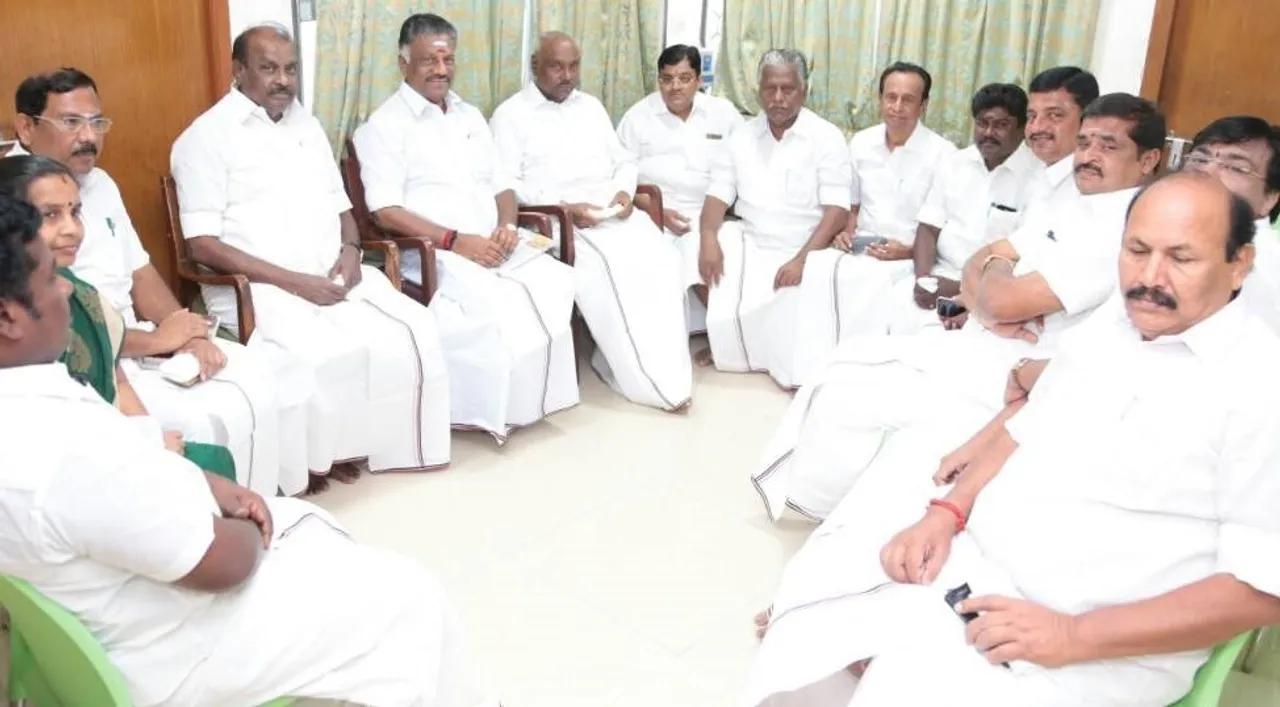 எடப்பாடி அரசுக்கு ஆதரவாக வாக்களித்த ஓ.பி.எஸ் அணி!
