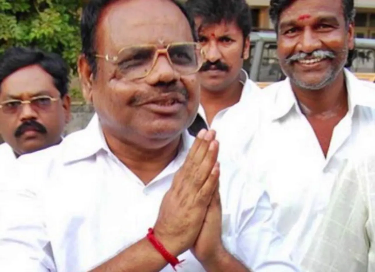 நேற்று ஸ்டாலின்... இன்று சபாநாயகர் தனபால் : நலம் விசாரித்தார் முதல்வர் எடப்பாடி பழனிச்சாமி