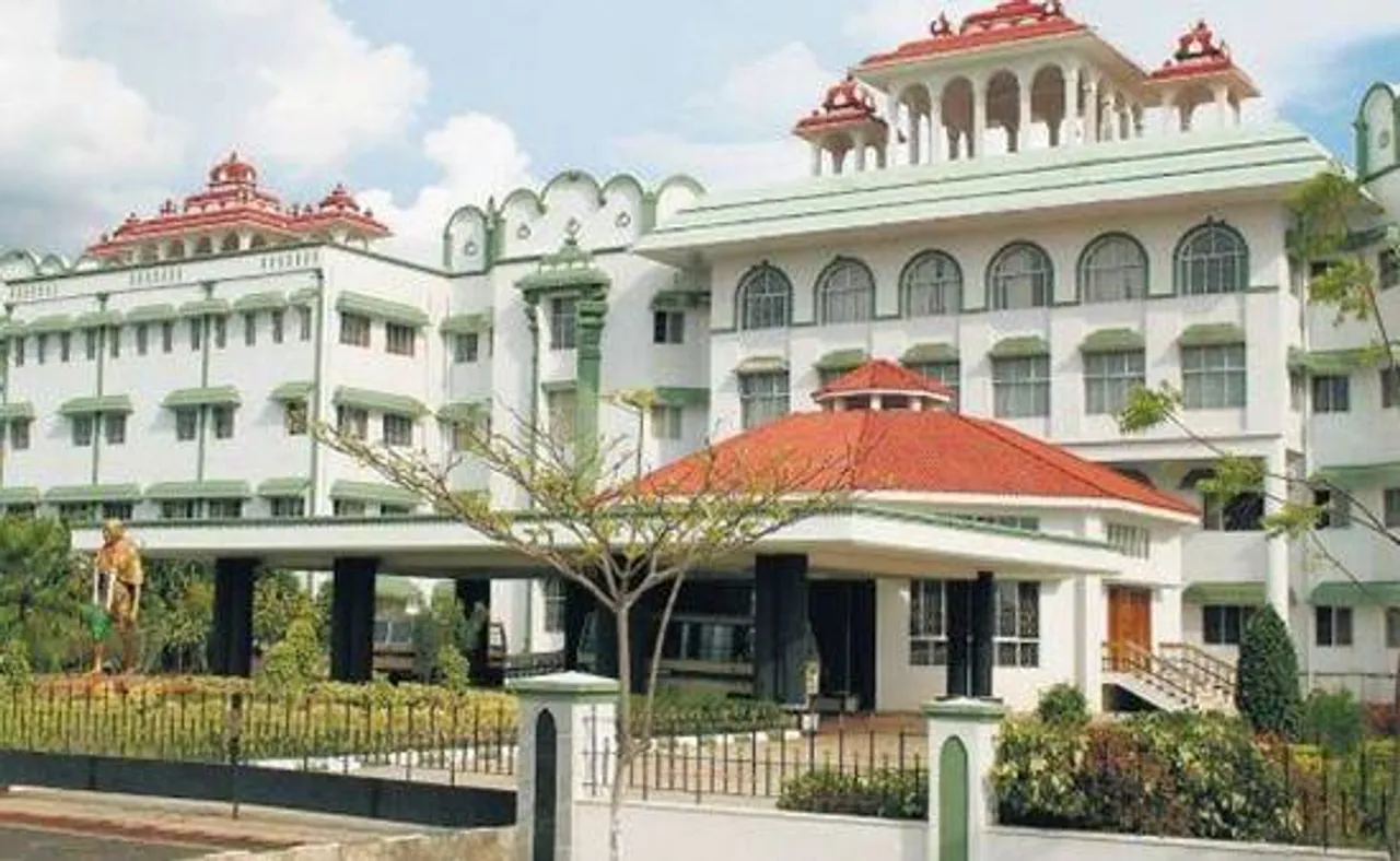 குட்கா  ஊழலை விசாரிக்க தனி ஆணையம் : உயர்நீதிமன்றம் அதிரடி உத்தரவு