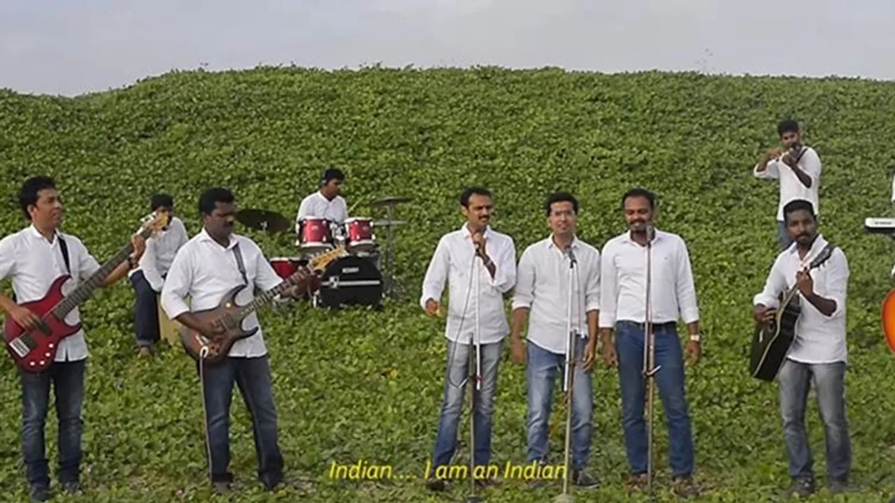 "கலவரங்களே தூர செல்லுங்கள்; ஆயுதங்களே நகருங்கள்": இஸ்ரோ விஞ்ஞானிகளின் சுதந்திர தின பாடல்