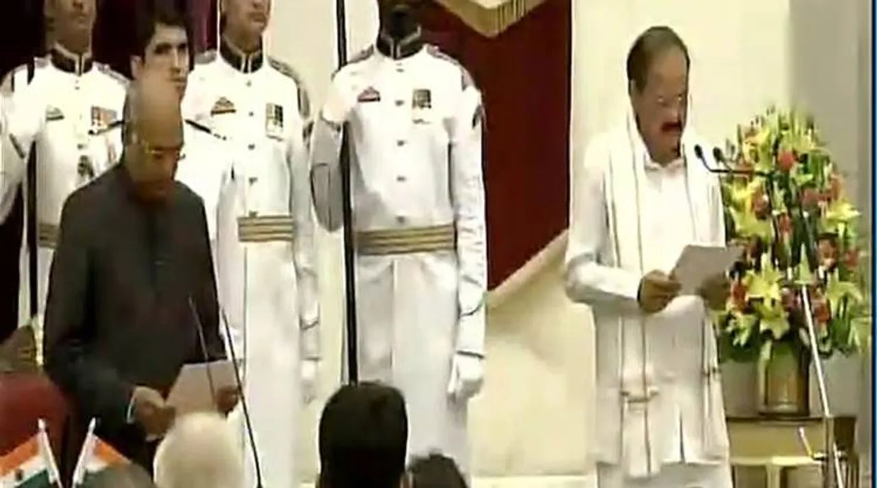 வெங்கையா பதவியேற்பு : அருண் ஜெட்லி நகைச்சுவை ‘கமெண்ட்’