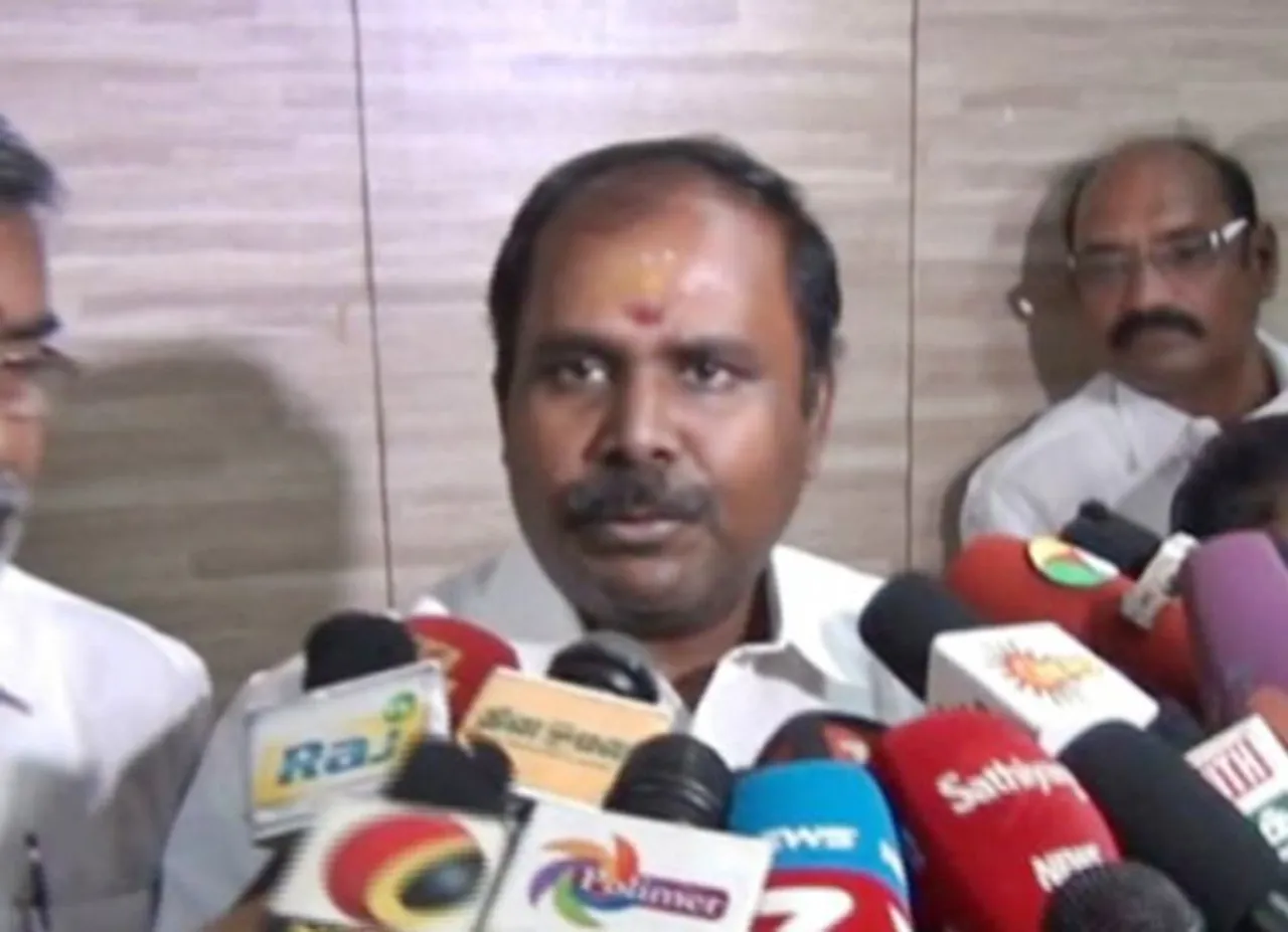 இரு அணிகளும் இணையும் முகூர்த்த தேதி இன்னும் குறிக்கப்படவில்லை: அமைச்சர் ஆர்.பி.உதயகுமார்