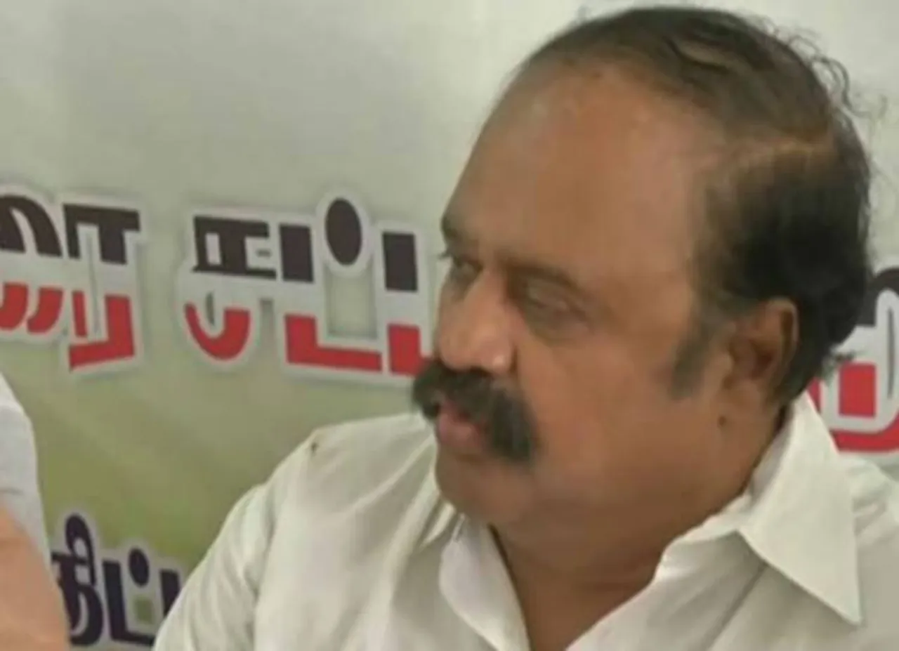 அதிமுக பொதுக் குழுக் கூட்டத்திற்கு இடைக்காலத் தடை: பெங்களூரு நீதிமன்றம் அதிரடி