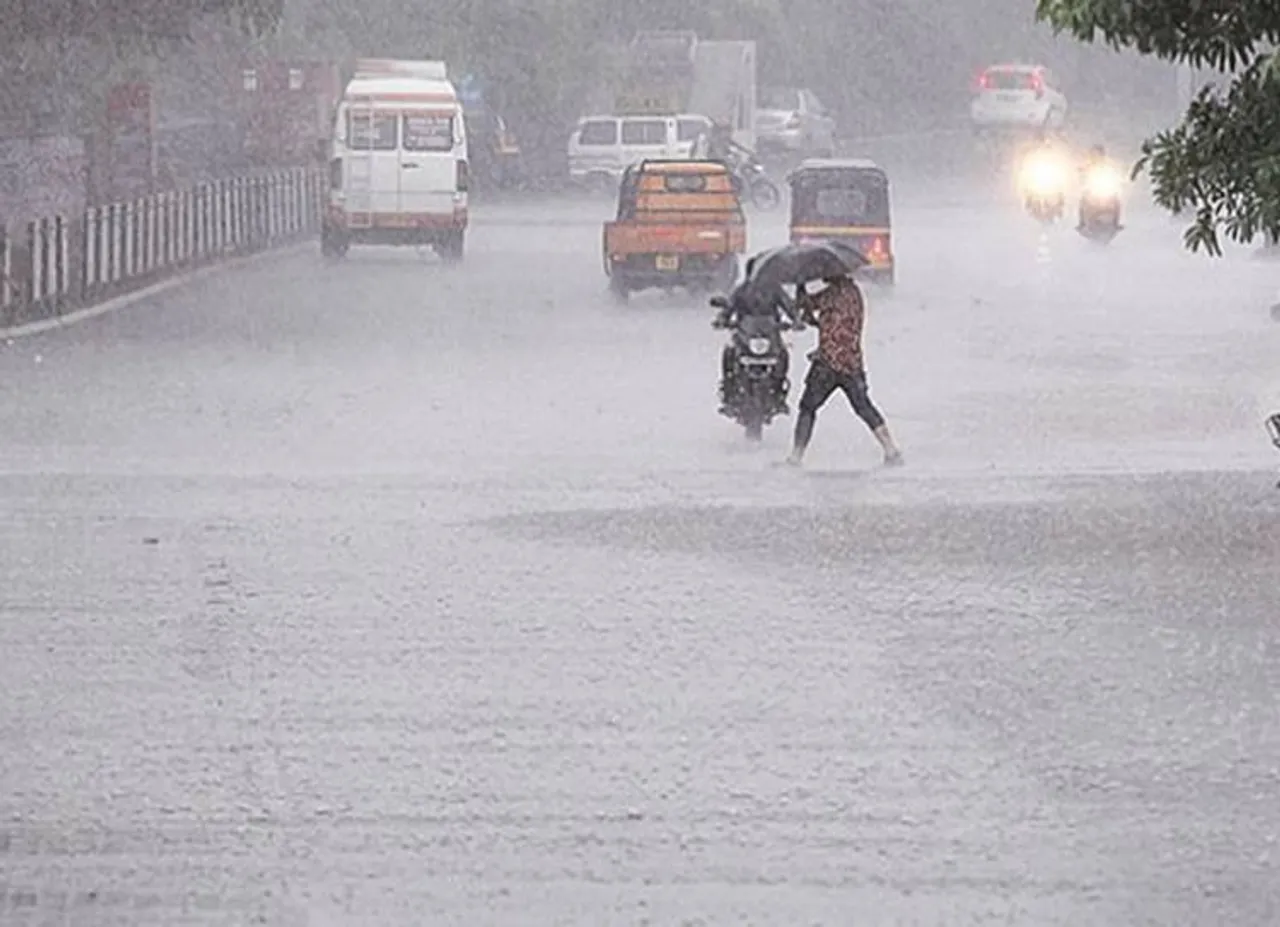 Heavy Rain Warning in Tamil Nadu, மழை பள்ளி கல்லூரிகளுக்கு விடுமுறை, தமிழ்நாடு செய்திகள்