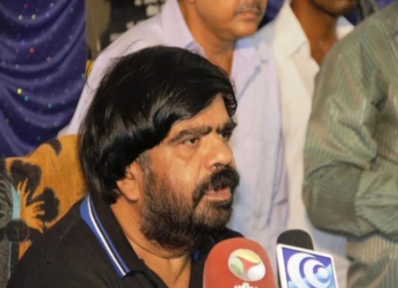உணர்வுப்பூர்வ பிரச்சனையாக்க வேண்டாம்: நடிகர் விவேக் வேண்டுகோள்!