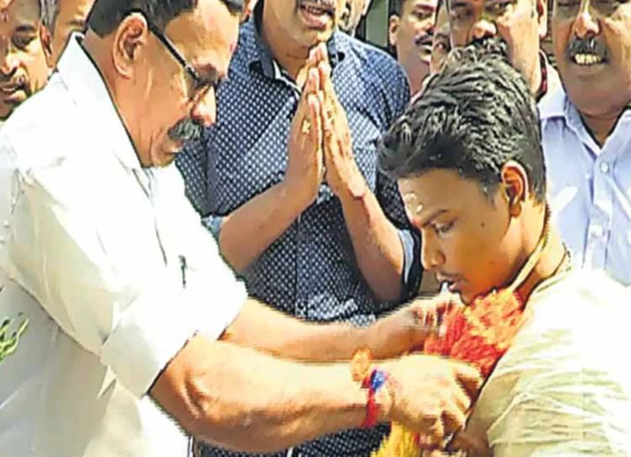 தடைகளை உடைத்து பொறுப்பேற்றுக் கொண்ட கேரளாவின் முதல் தலித் அர்ச்சகர்!