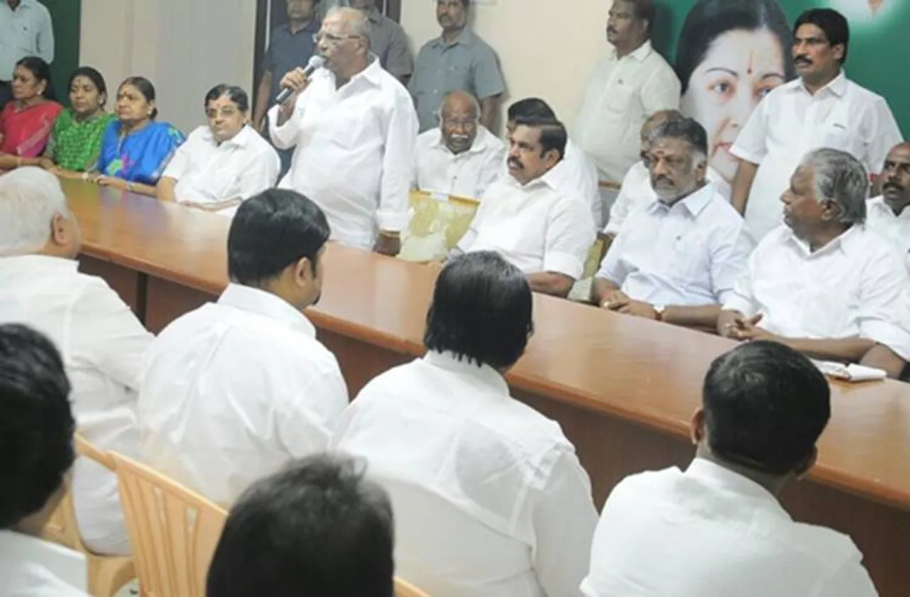 aiadmk governing body, rk nagar, aiadmk, E.Madhusudhanan, cm edappadi palaniswami, deputy cm o.panneerselvam, jeyalalitha, aiadmk head office