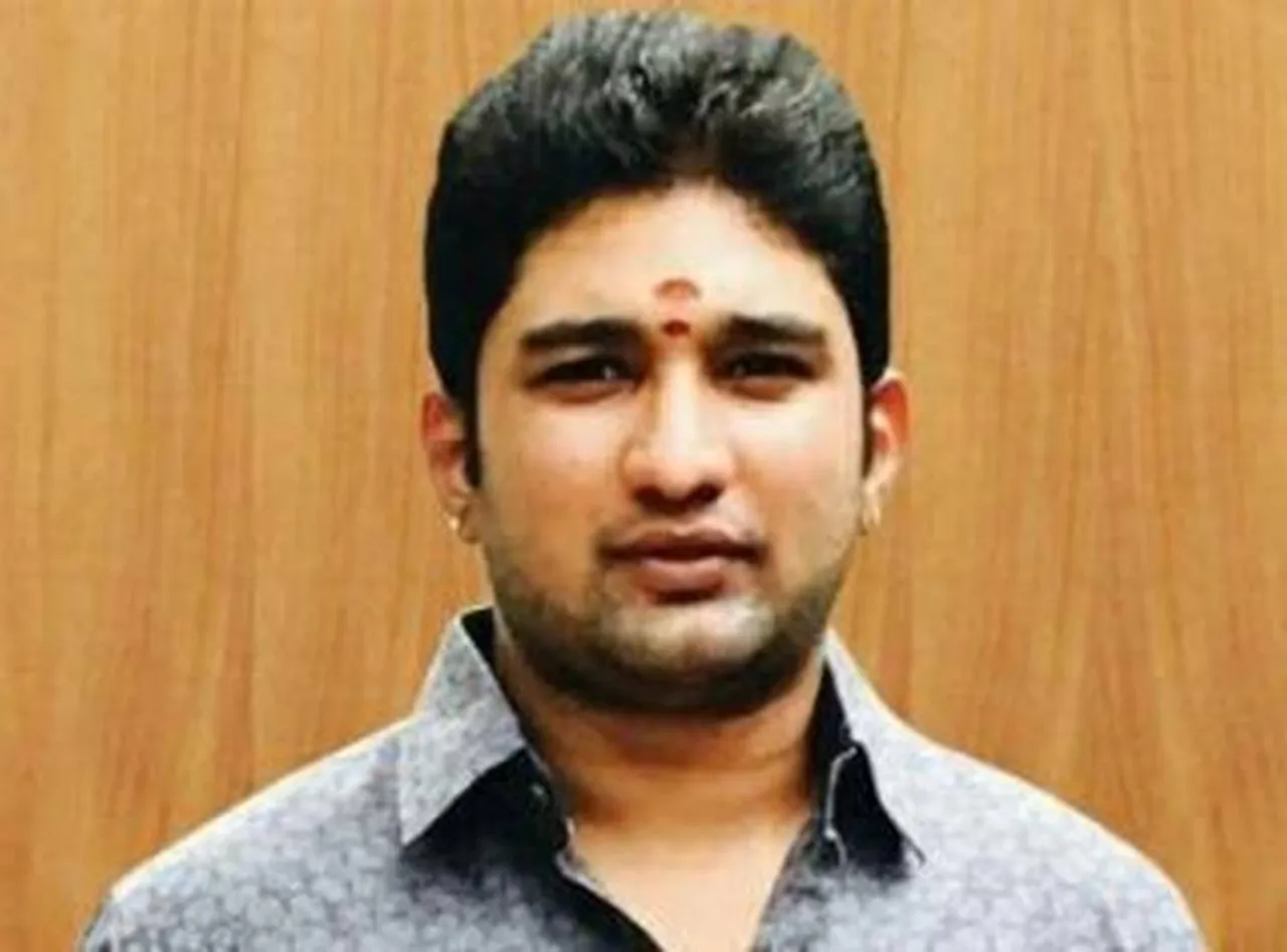 vk sasikala, ttv dhinakaran, aiadmk, income tax department, IT raid at jeya tv, jeya tv
