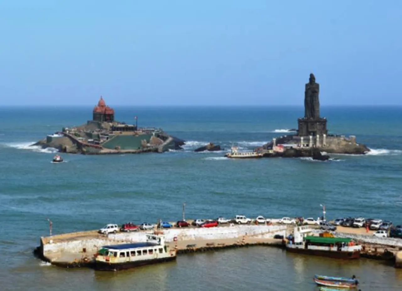 கன்னியாகுமரியில் மையம் கொண்டுள்ள புதிய புயல் சின்னம் 'ஒகி'!