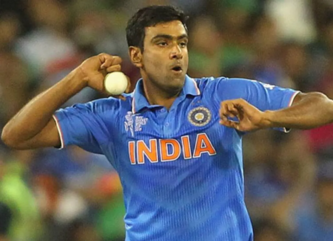 Ravichandran-Ashwin-of-India-bowls5