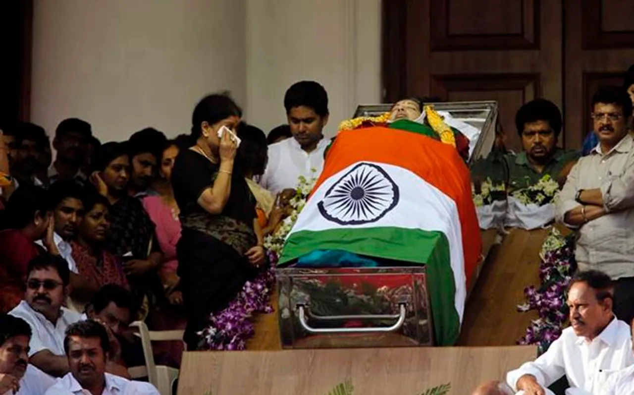 Sasikala Natarajan, Jayaram Jayalalithaa