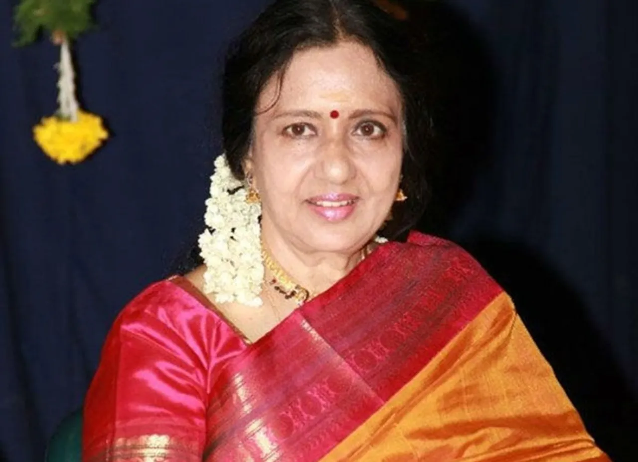 vennira-aadai-nirmala