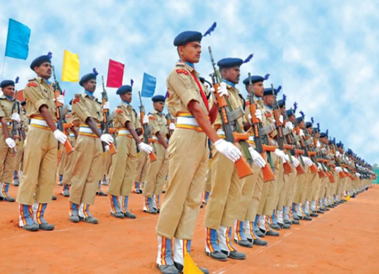 பணியில் ஊனமுற்ற மத்திய ரிசர்வ் போலீஸ் படை வீரர்கள் சொந்த ஊருக்கு அருகில் பணியாற்றலாம்: ஐகோர்ட் ஆணை!