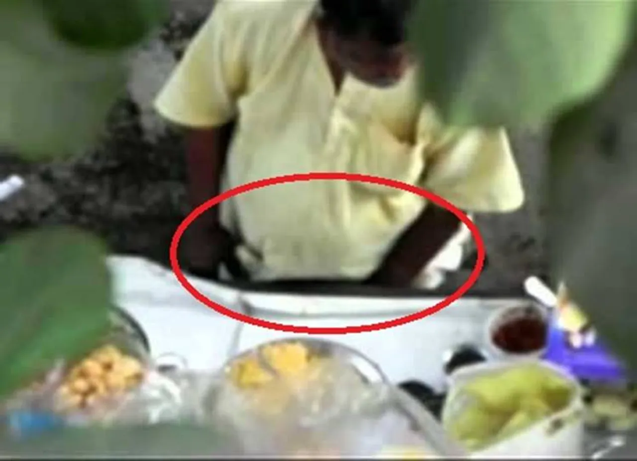 இனி பானிபூரி சாப்பிடுவதற்கு முன் இந்த வீடியோவை பார்த்துவிடுங்கள்