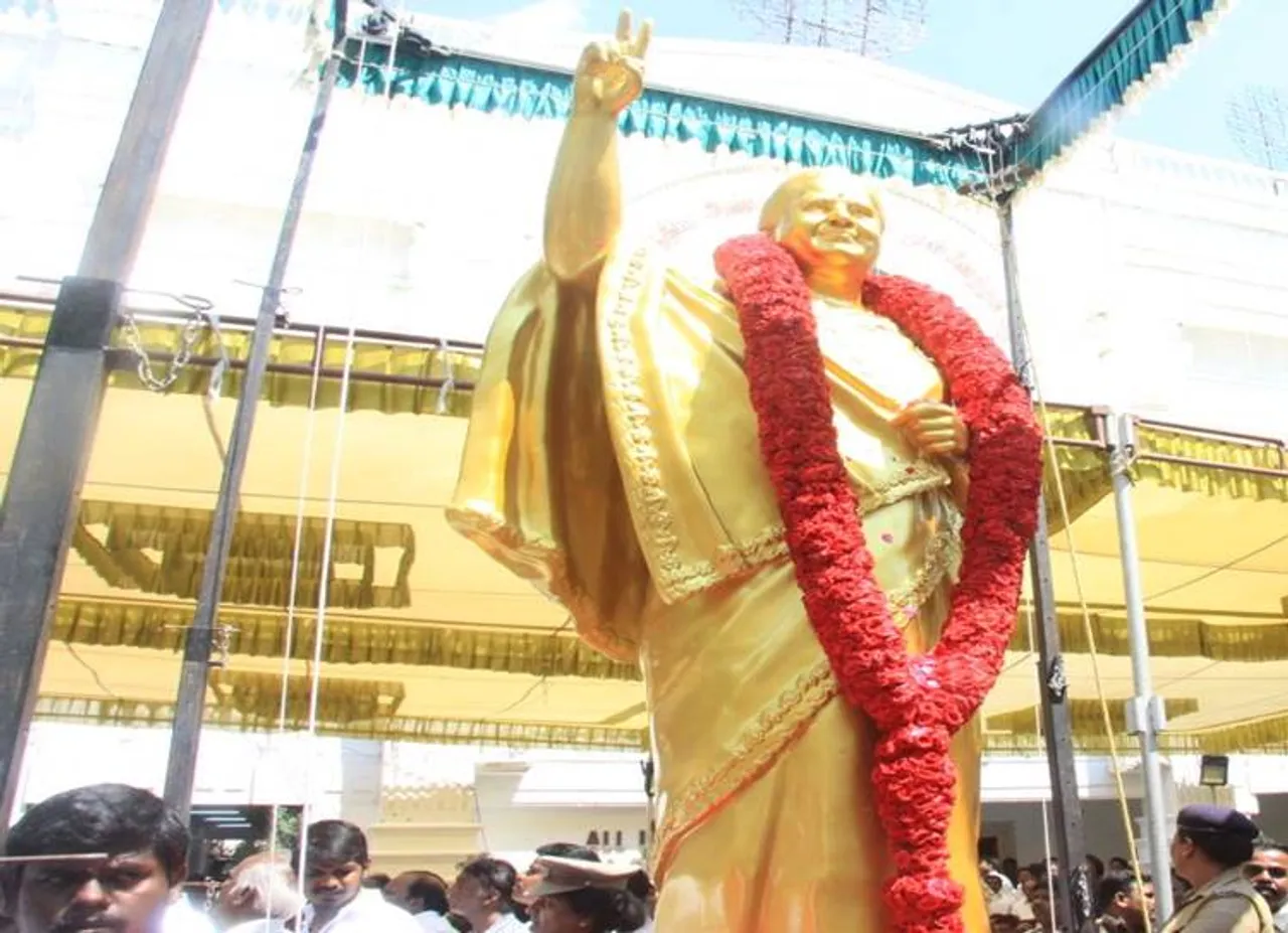 ஜெயலலிதா சிலை திறப்பு: சிறப்பு புகைப்படங்கள் இதோ