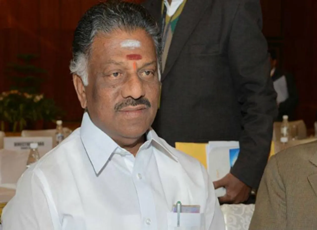 கூவத்தூரில் இருந்த 122 எம்.எல்.ஏ.க்களுக்கு மட்டுமே கொறடா உத்தரவு - ஓ.பி.எஸ் தரப்பு வாதம்