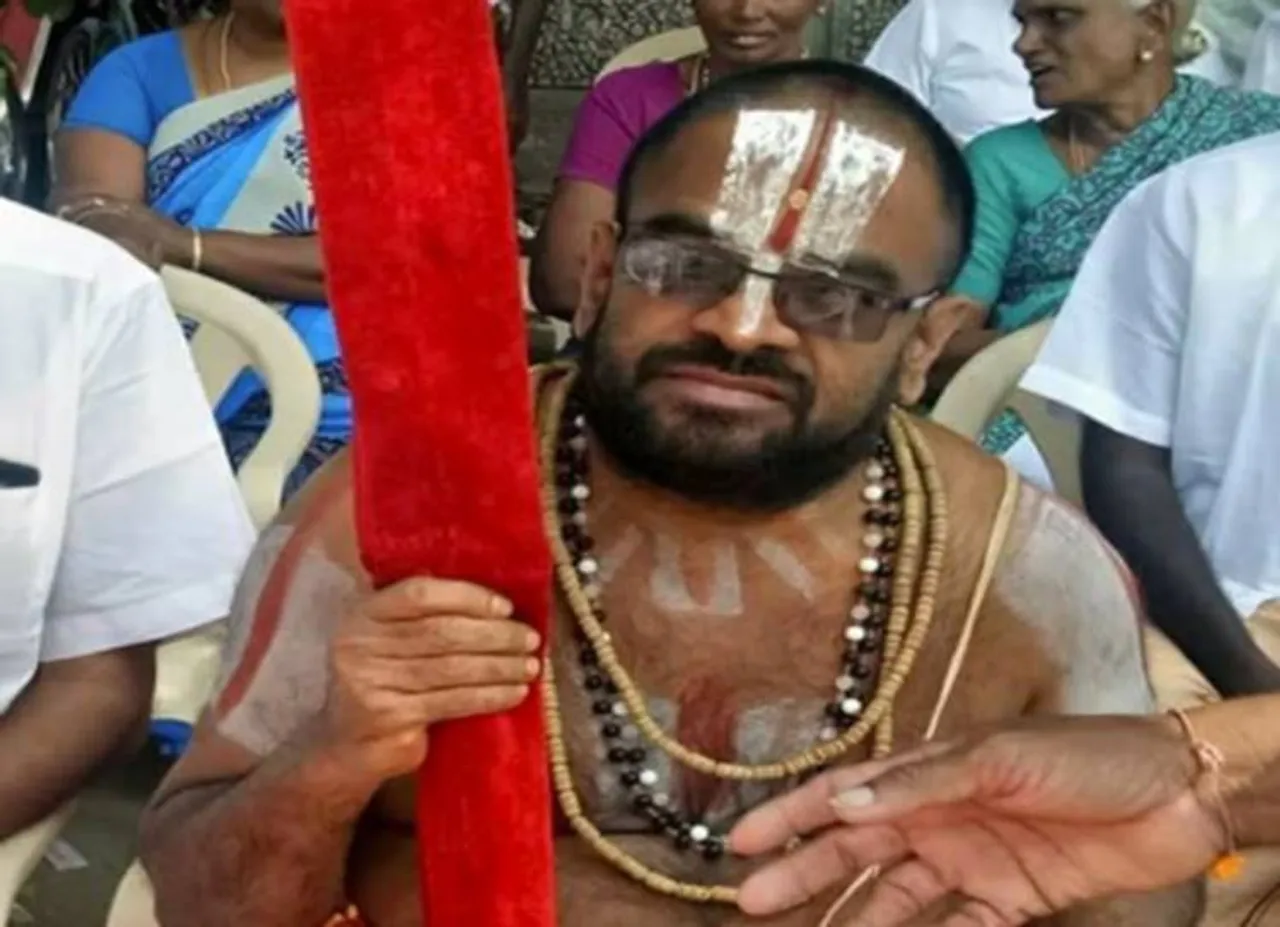 'எங்களுக்கும் சோடா பாட்டில் வீசத் தெரியும்'! - முகாந்திரம் இருந்தால் ஜீயர் மீது வழக்குப்பதிய உத்தரவு!