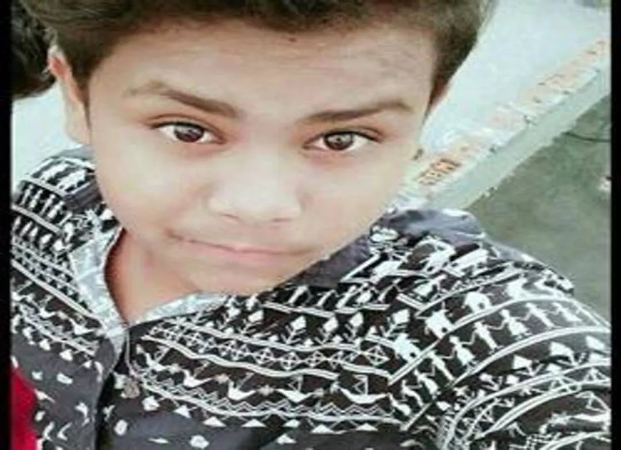 பள்ளி கழிவறையில் சடலமாக கண்டெடுக்கப்பட்ட 9-ம் வகுப்பு மாணவன்: சக மாணவர்கள் 4 பேர் கைது