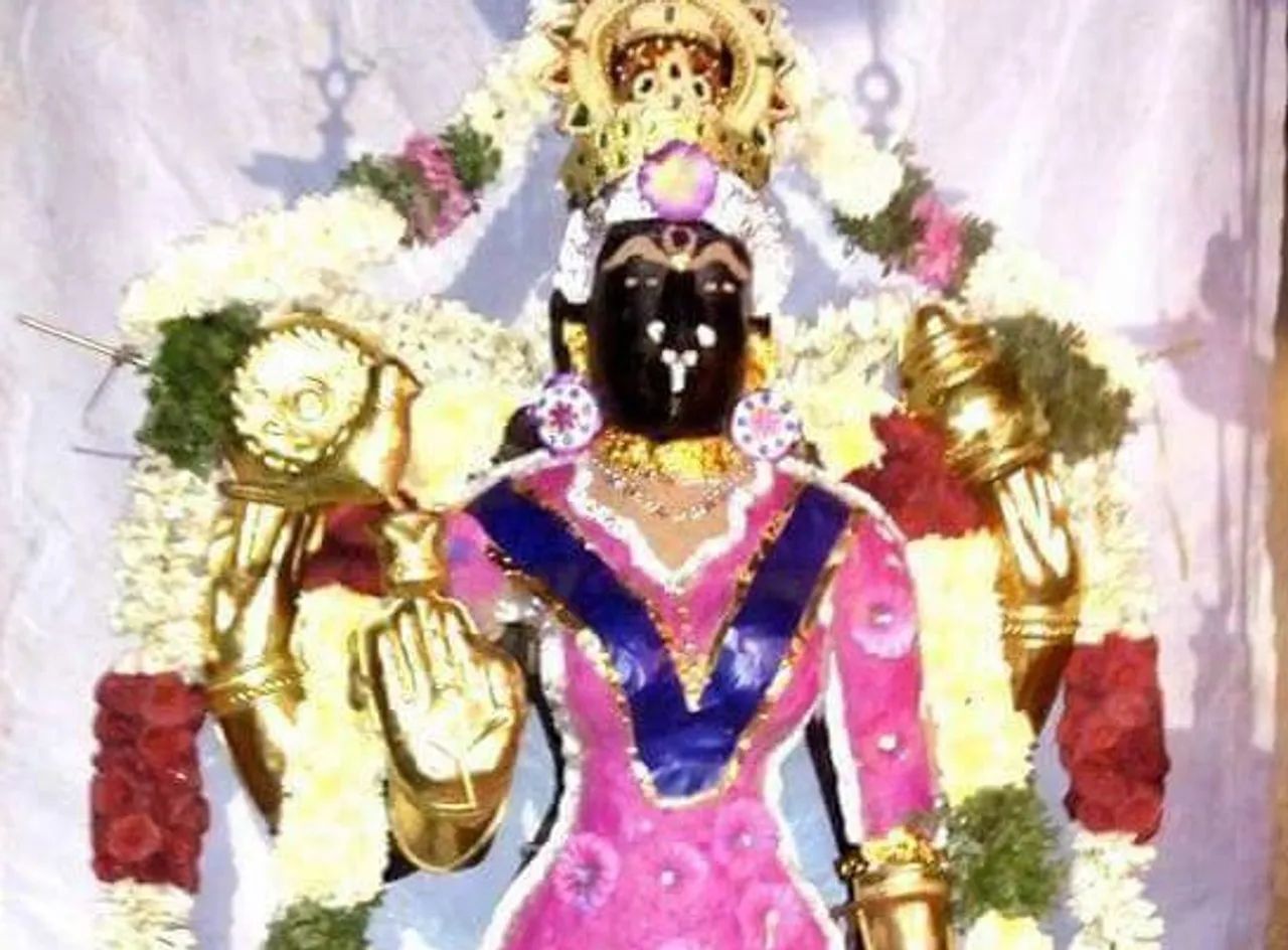 Mayiladuthurai, Maayuranadhar Koil, Chudidhar Wearing, 2 Priests Dismissed