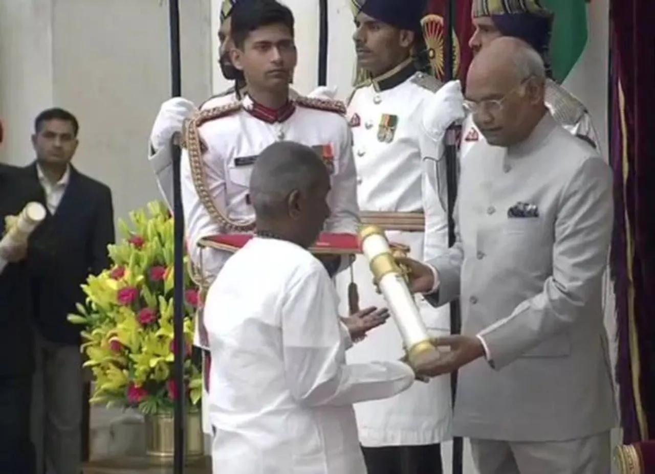 'பத்ம விபூஷண்' விருதை பெற்றார் இளையராஜா!