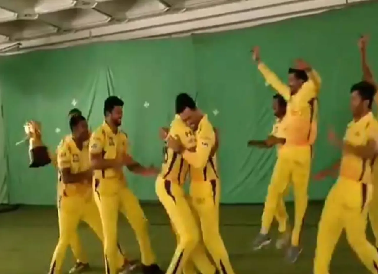 என்னது கப் ஜெயிச்சாச்சா!? சேட்டை சிஎஸ்கே-வின் வைரல் வீடியோ!