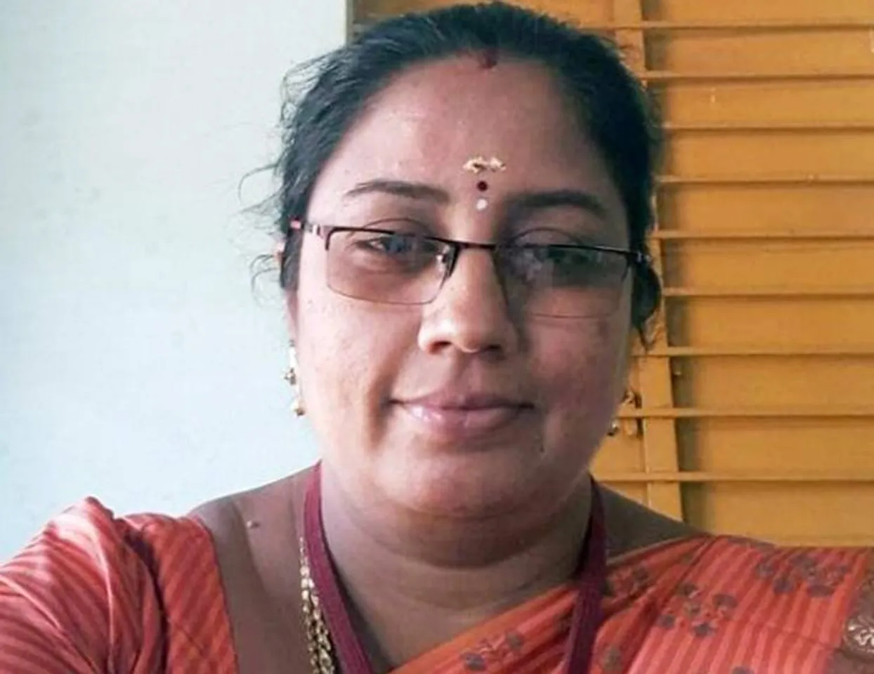 பேராசிரியை நிர்மலா தேவி வழக்கு : அறிக்கை தாக்கல் செய்ய சிபிசிஐடிக்கு ஐகோர்ட் உத்தரவு