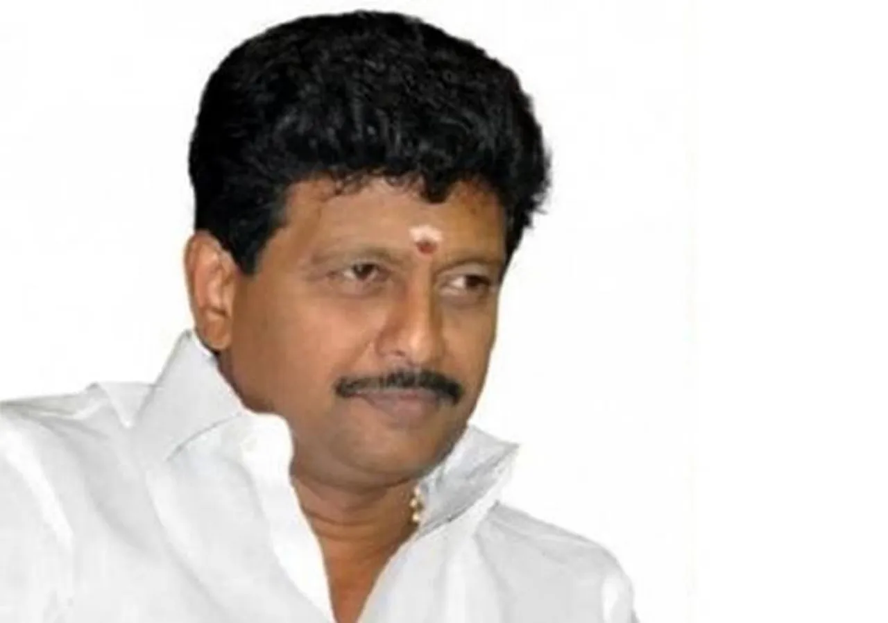 VK Sasikala Not My Sister, Dhivakaran