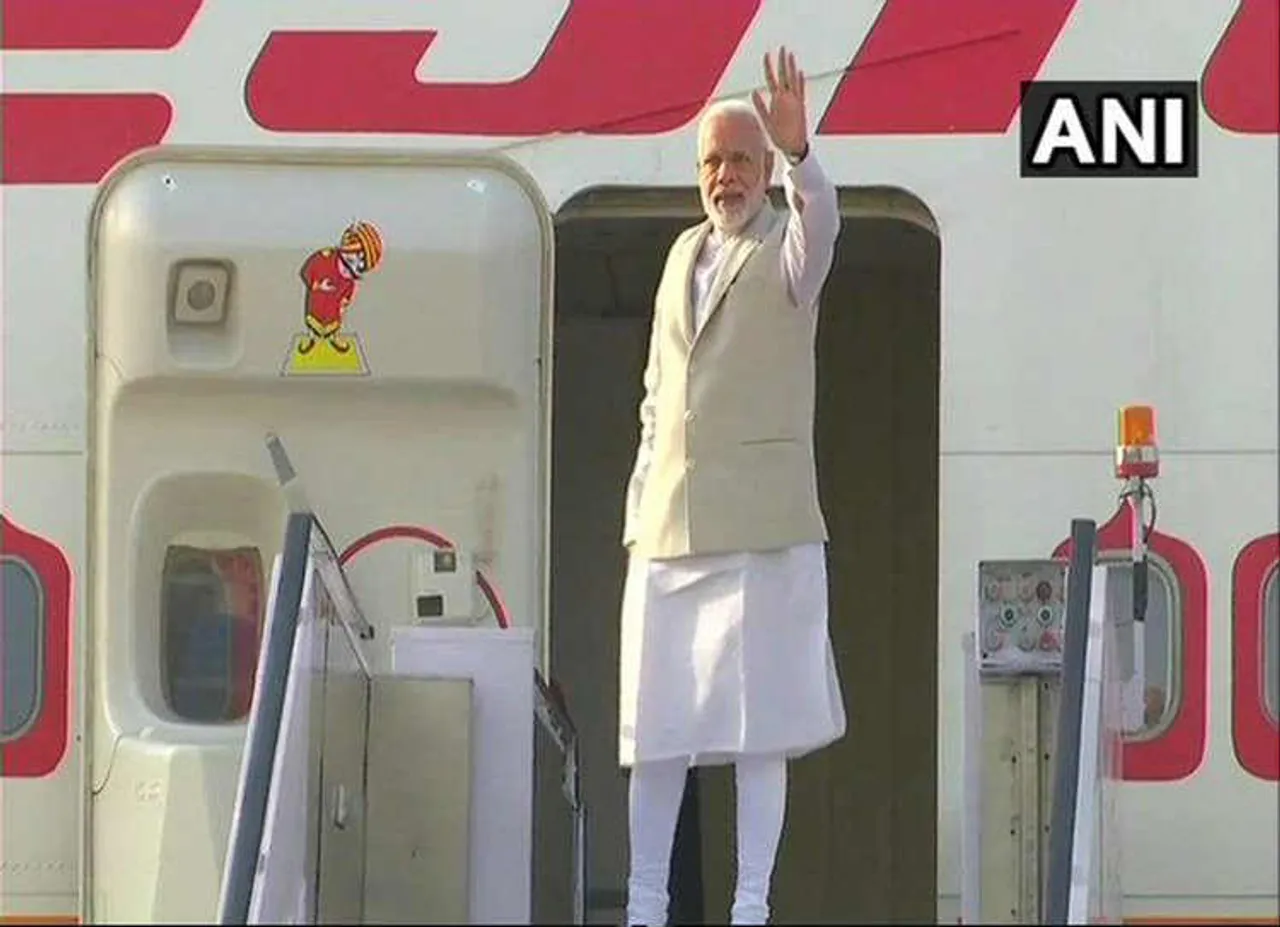 modi leaves to russia