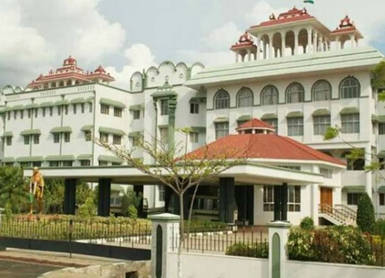 தூத்துக்குடி ஸ்டெர்லைட் ஆலையின் விரிவாக்கப் பணிகளுக்கு ஐகோர்ட் தடை!