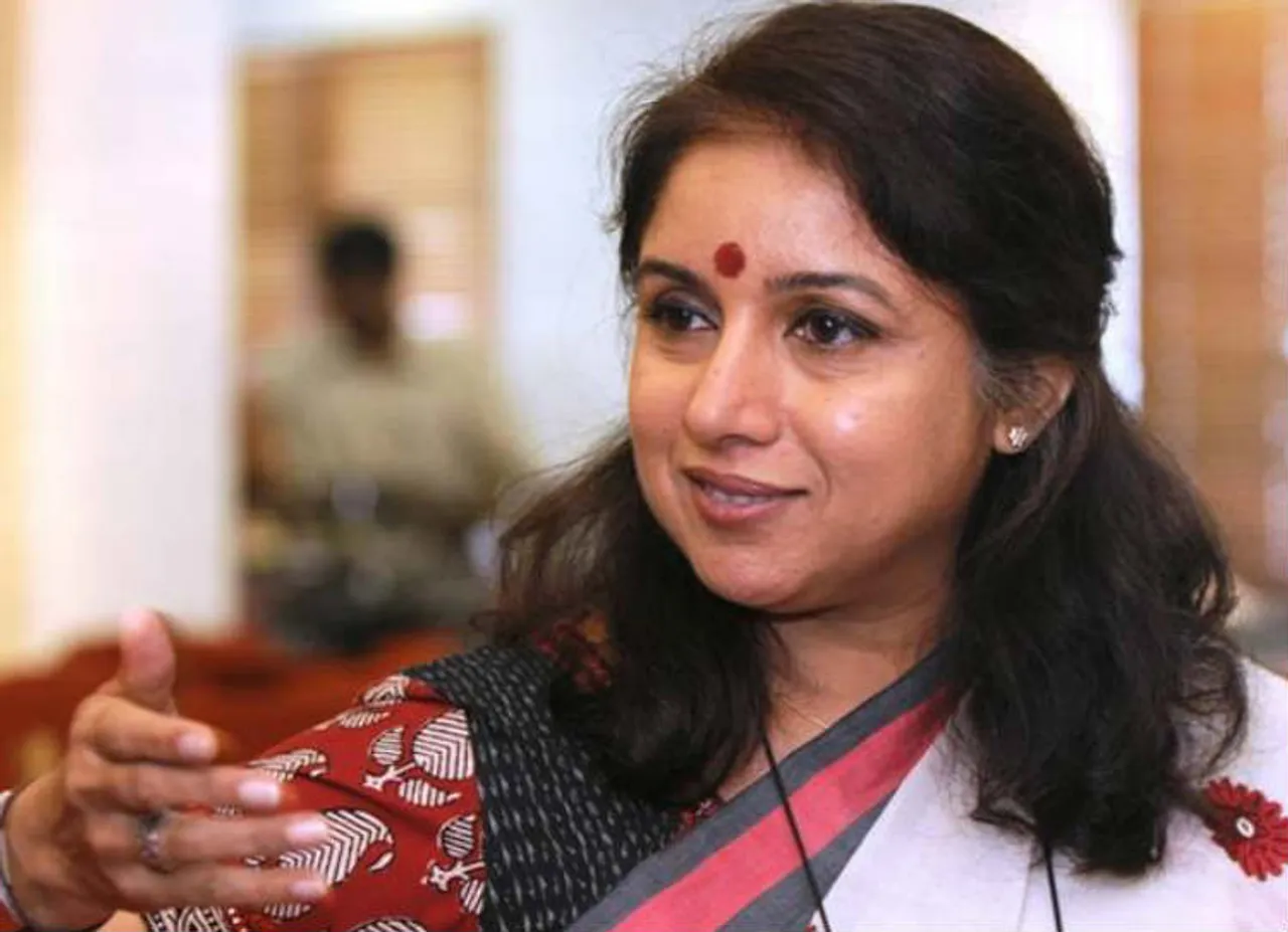 நாங்கள் கடிதம் எழுதிய அன்று தான் திலீப்பும்’அம்மா’ க்கு கடிதம் எழுதினார்...பொங்கி எழும் ரேவதி!