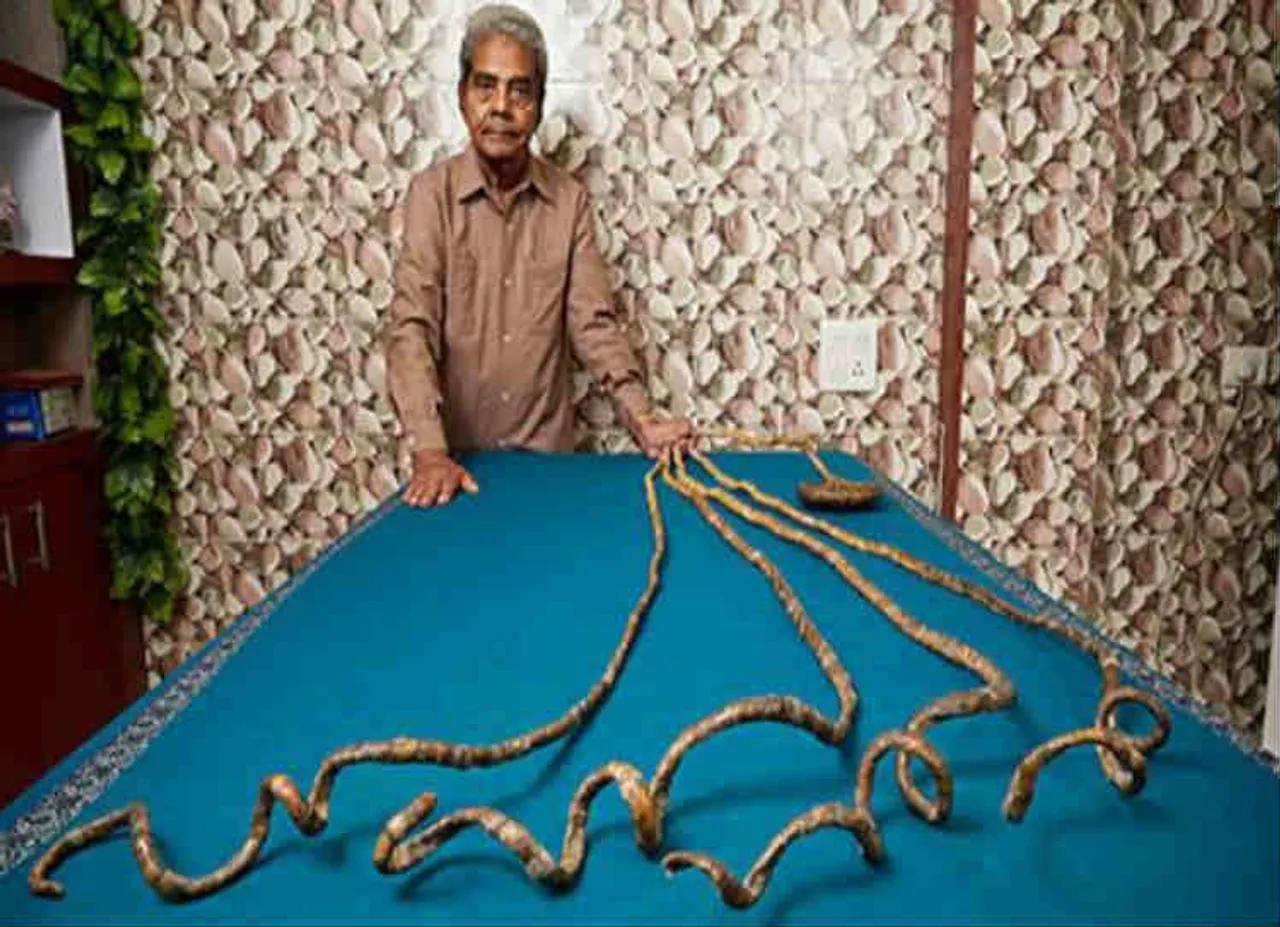 66  ஆண்டுகளாக நகத்தை வெட்டாமல் வாழ்ந்த  இந்தியர்!
