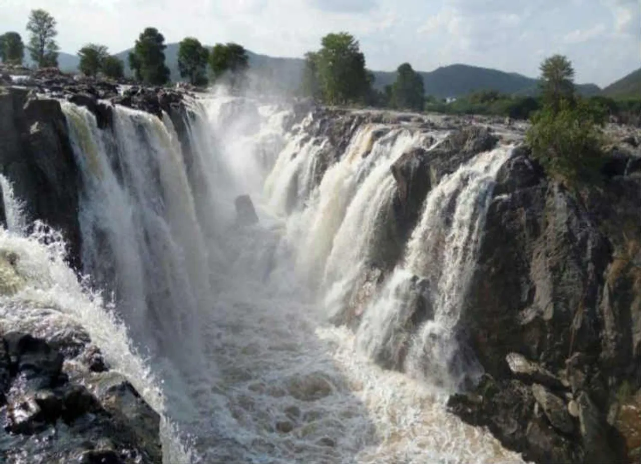 கிருஷ்ணராஜசாகர் அணையிலிருந்து 20000 கன அடி நீர் திறப்பு: பொதுமக்களுக்கு வெள்ள அபாய எச்சரிக்கை