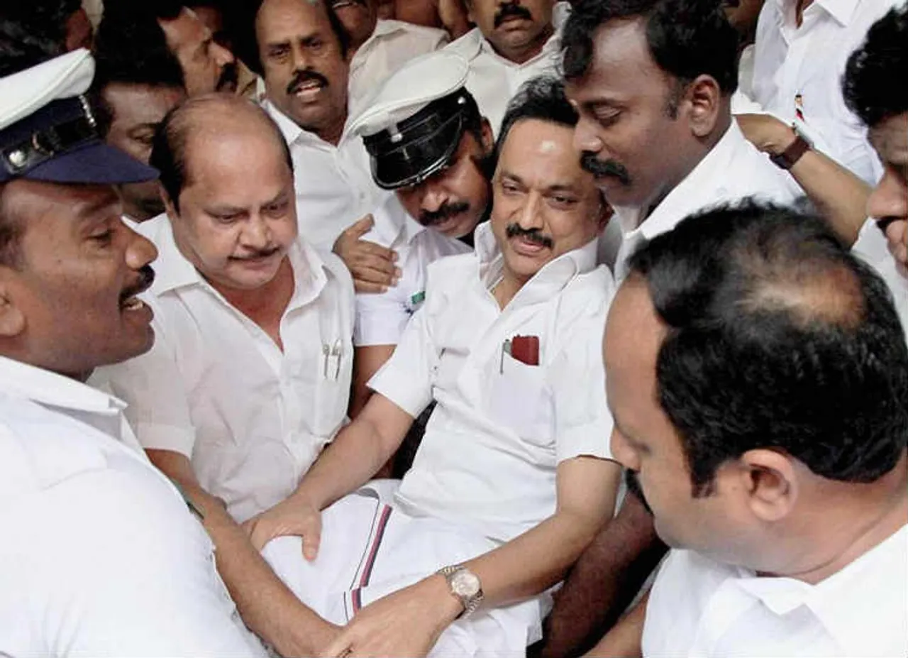 ஸ்டாலின் தமிழகத்திற்கு வேண்டாம்... ட்விட்டரில் ட்ரெண்டாகும் #GoBackStalin