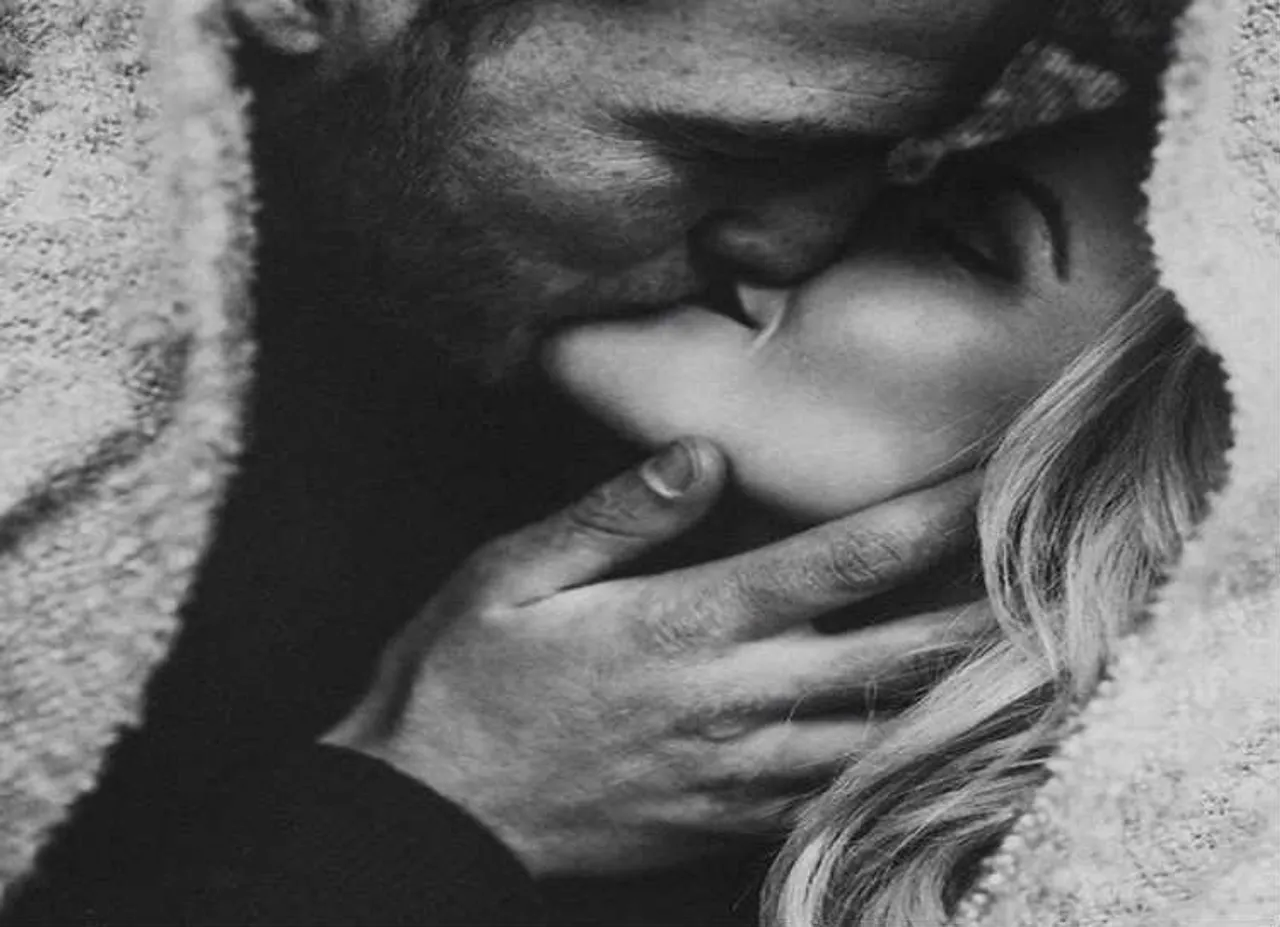 International Kissing Day 2018: முத்தம் 5 வகை... அத்தனைக்கும் அர்த்தம் தெரியுமா?