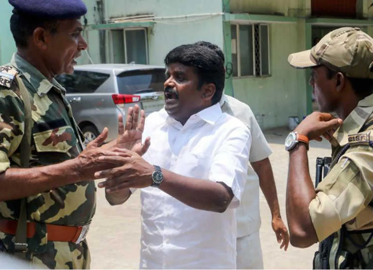 ஆர்.கே நகர், விஜயபாஸ்கர்