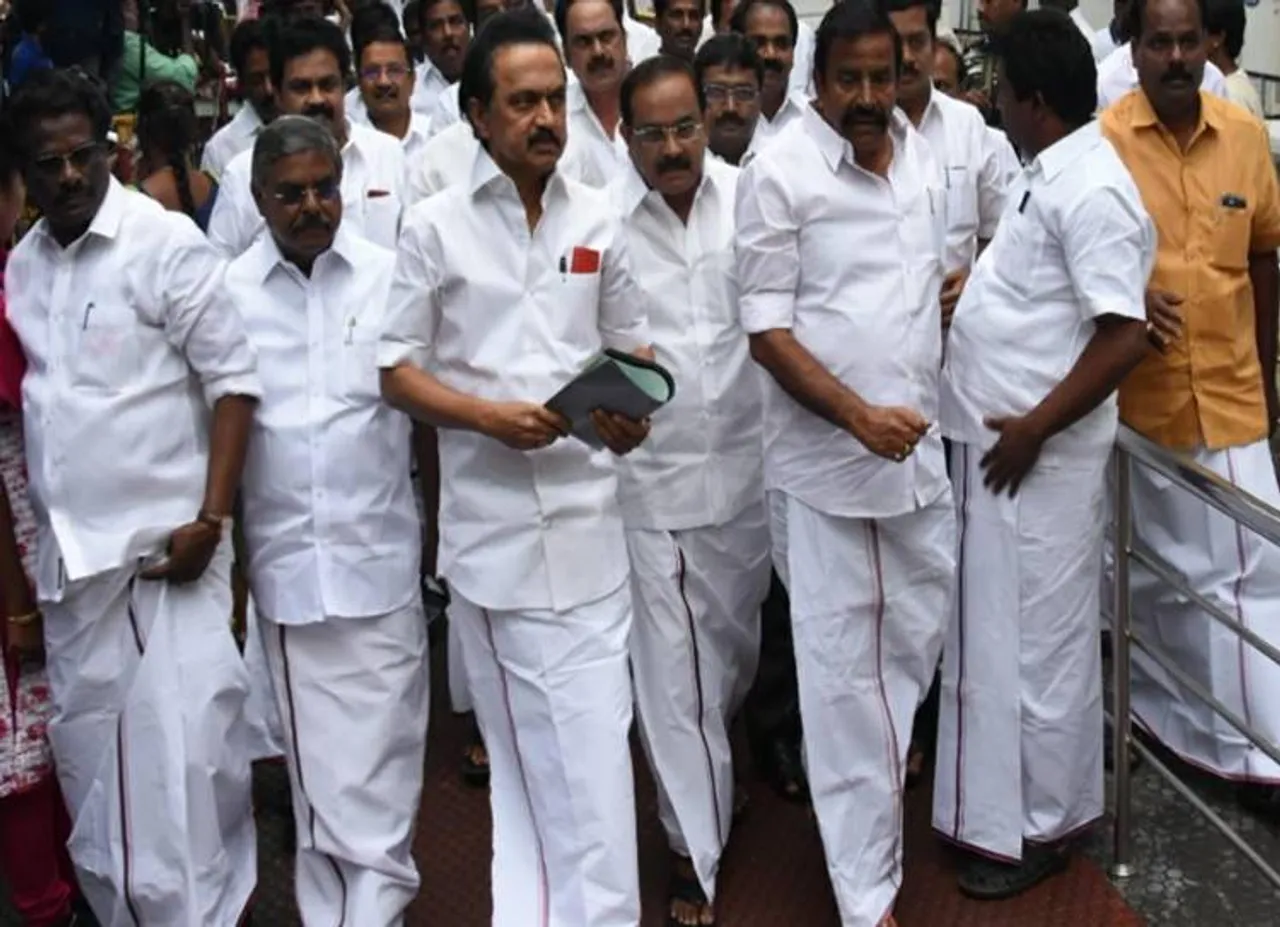 கருணாநிதி நினைவிடத்தில் வேட்பு மனு