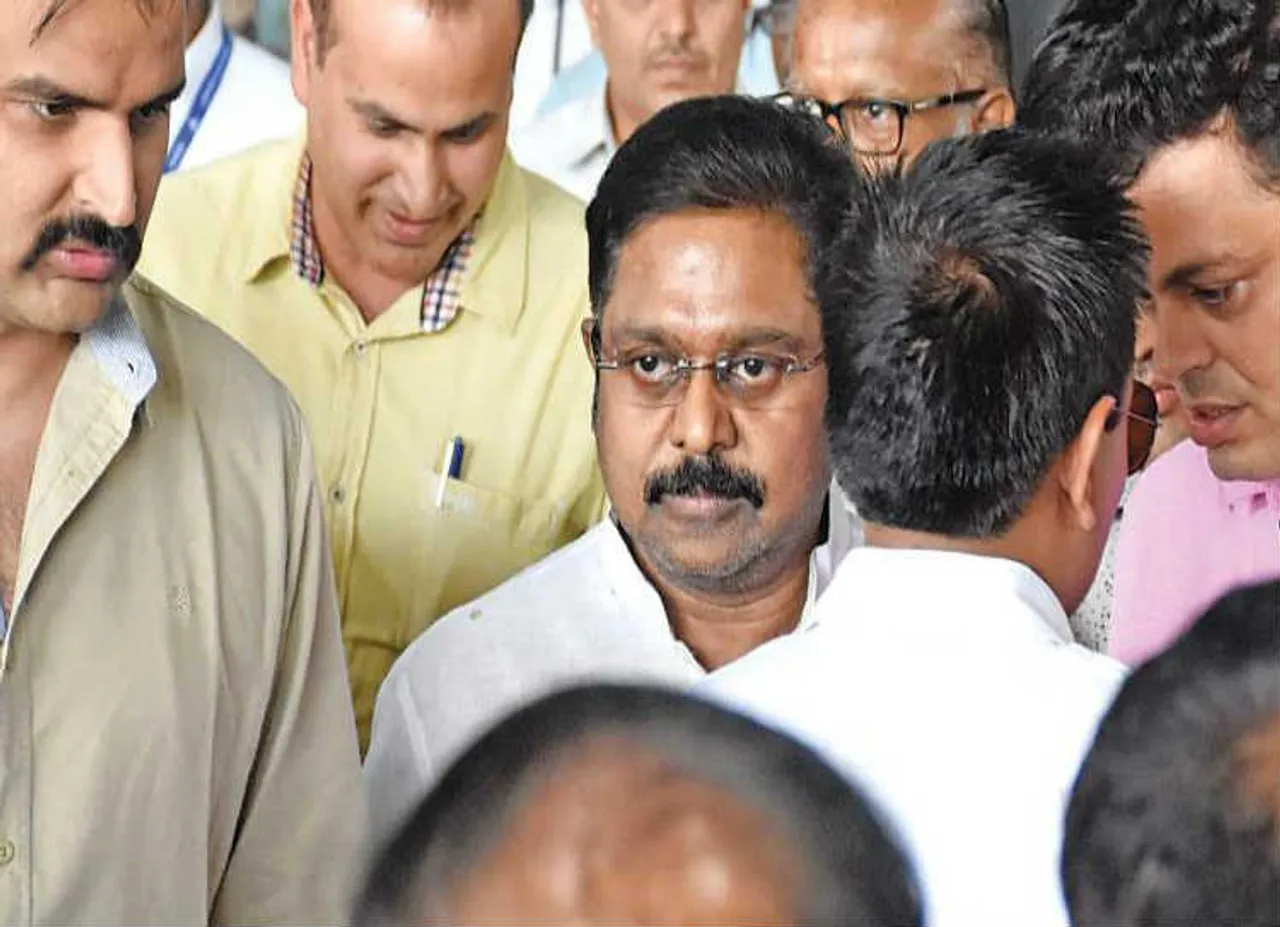 18 எம்எல்ஏக்கள்
