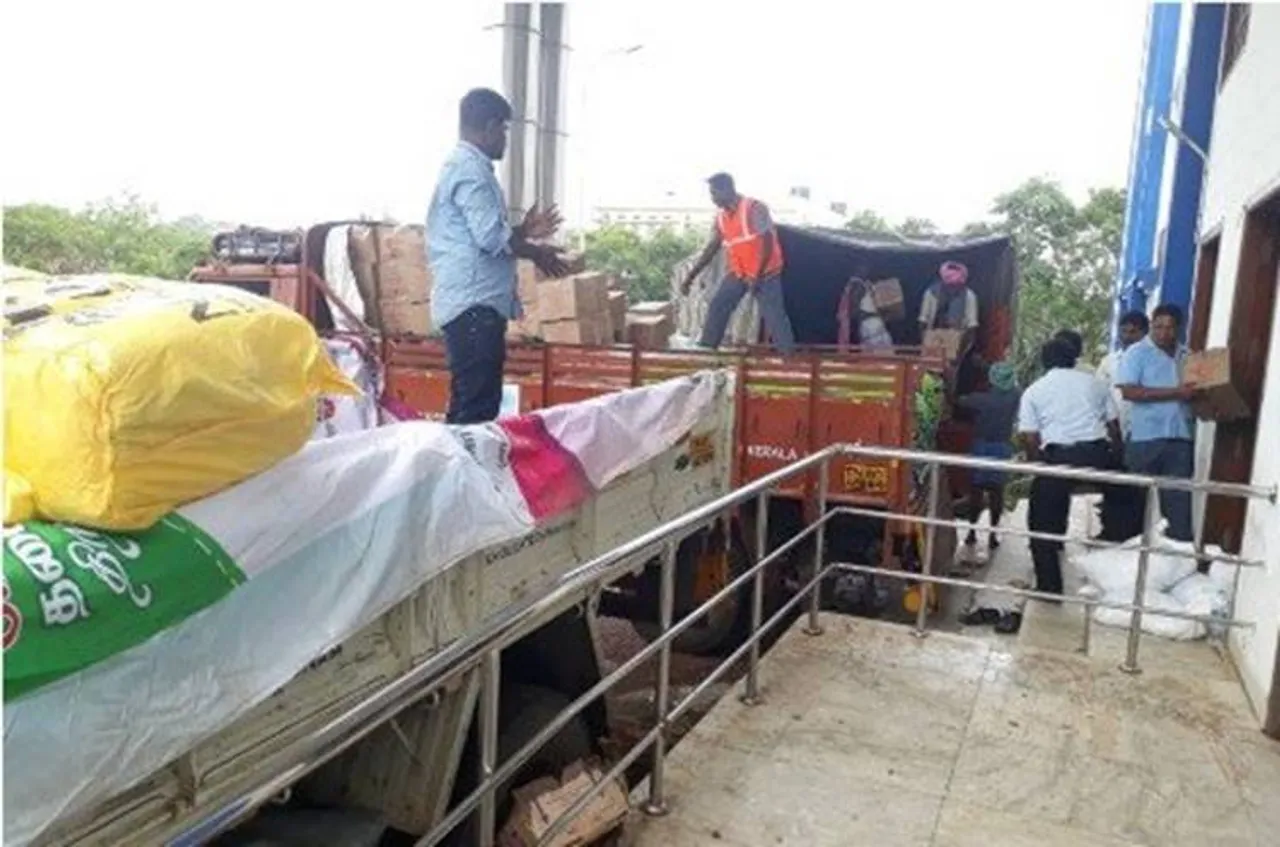 Gaja Cyclone Relief, New Cyclone Bay Of Bengal, Tamil Nadu Weather Report Updates, Schools Leave Details, கஜ புயல், வங்கக் கடல் புயல் சின்னம், பள்ளிகள் விடுமுறை அறிவிப்பு