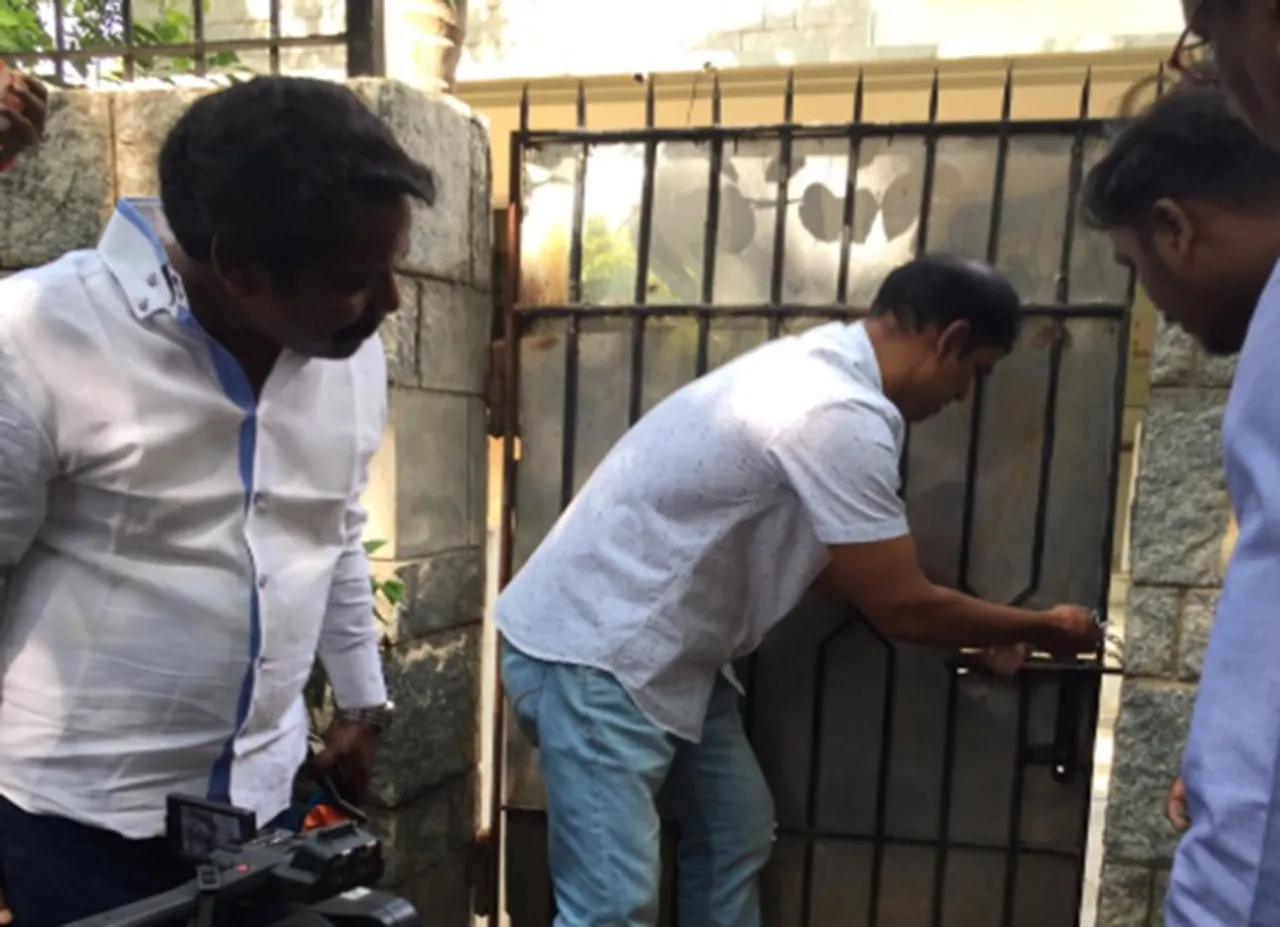 தயாரிப்பாளர் சங்கத்துக்கு பூட்டு! விஷால் மீது முதல்வரிடம் புகார் அளிக்க முடிவு
