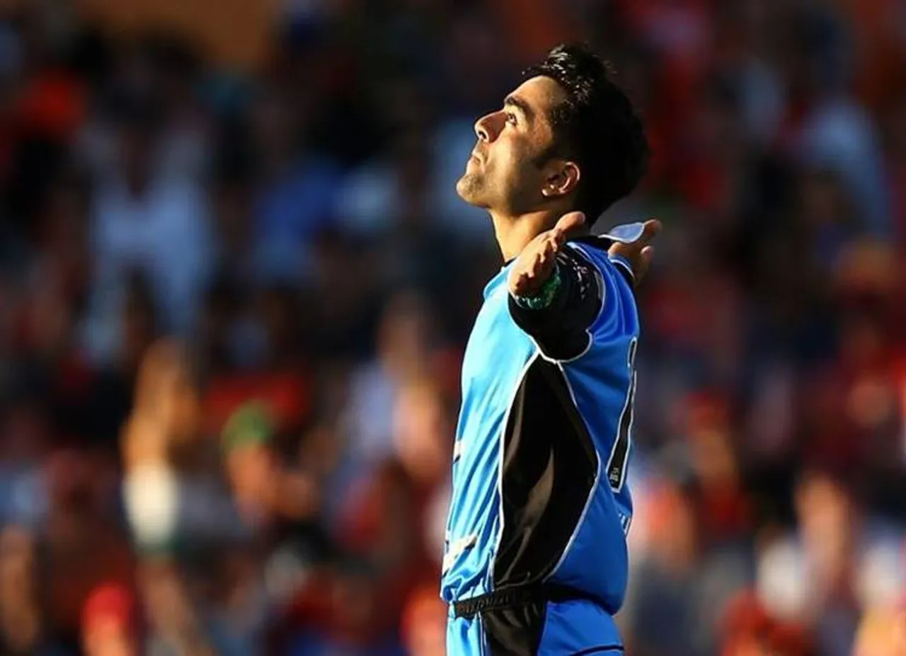 rashid khan father died adelaide strikers won - தந்தை இறந்த துக்கத்திலும் கிரிக்கெட் ஆடி வெற்றிப் பெற வைத்த ரஷித் கான்!
