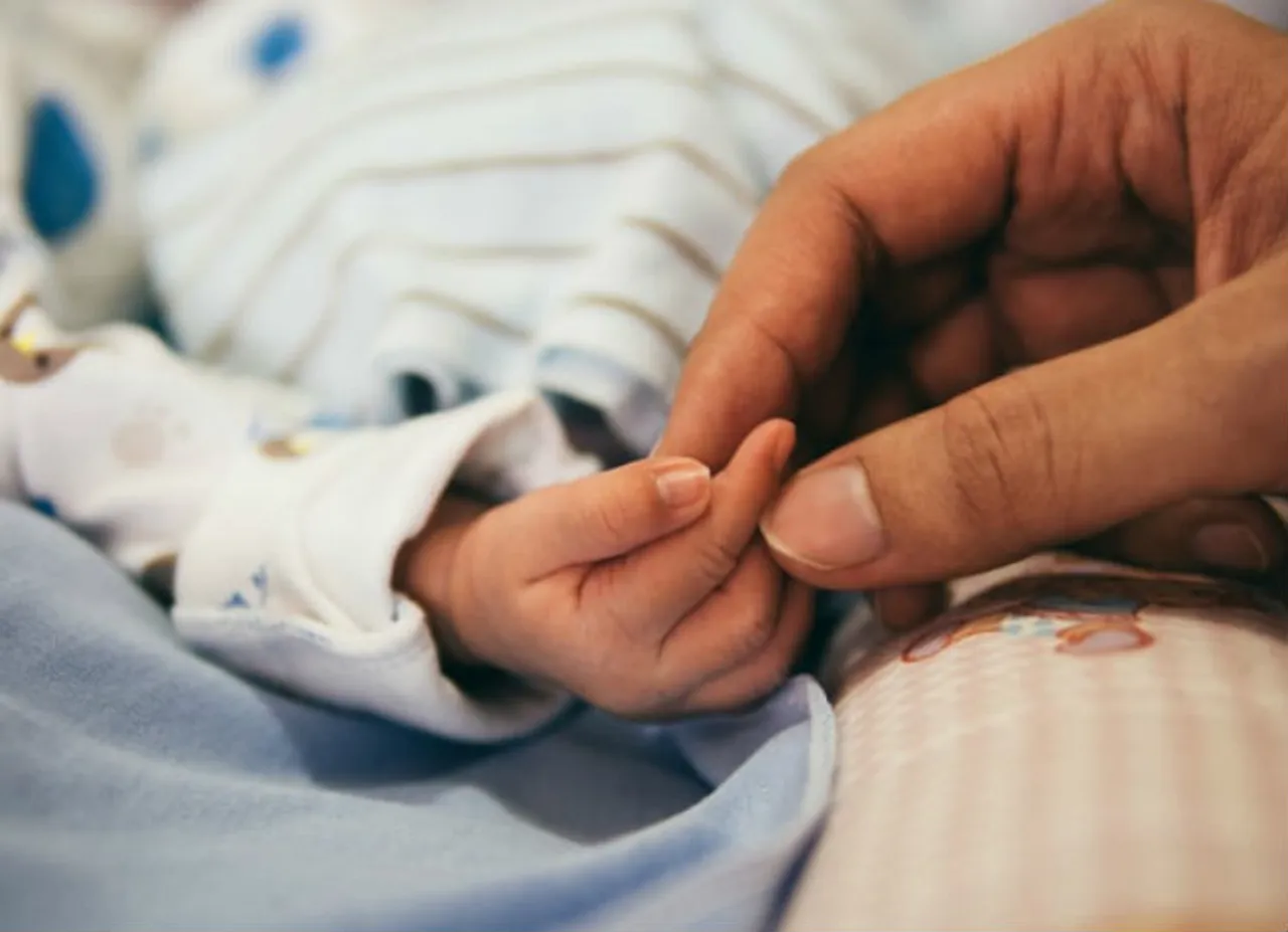HIV affected woman deliver baby, எச்.ஐ.வி