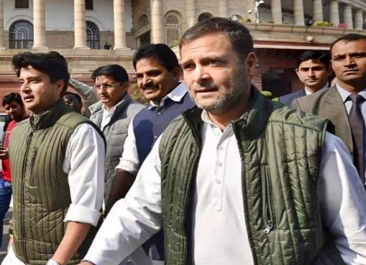 Rahul gandhi on aiadmk mp's in parliament session rafale deal - 'அதிமுக எம்.பி.க்கள் பின்னால் ஒளியும் ராணுவ அமைச்சர்; அறையில் ஒளியும் பிரதமர்' - மக்களவையில் ராகுல் காரசார விவாதம்