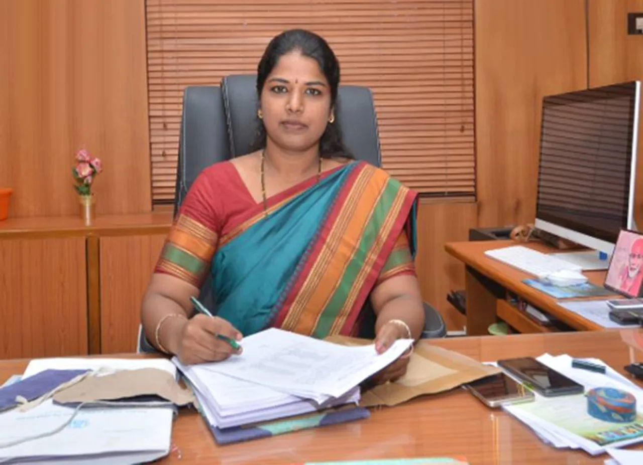 thirunelveli district collector child studying in Anganwadi - மகளை அங்கன்வாடியில் பயில வைக்கும் நெல்லை ஆட்சியர்! குவியும் பாராட்டுகள்!