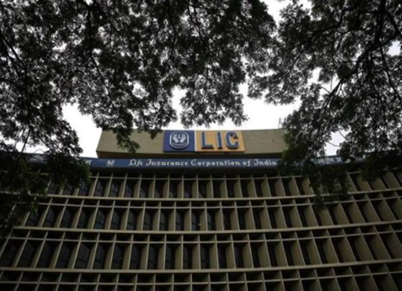 LIC policyholder? Your money will get stuck; Do this before February ends -நீங்கள் எல்ஐசியில் பாலிசி வைத்திருப்பவரா? அப்போ இந்த செய்தி உங்களுக்கு தான்!