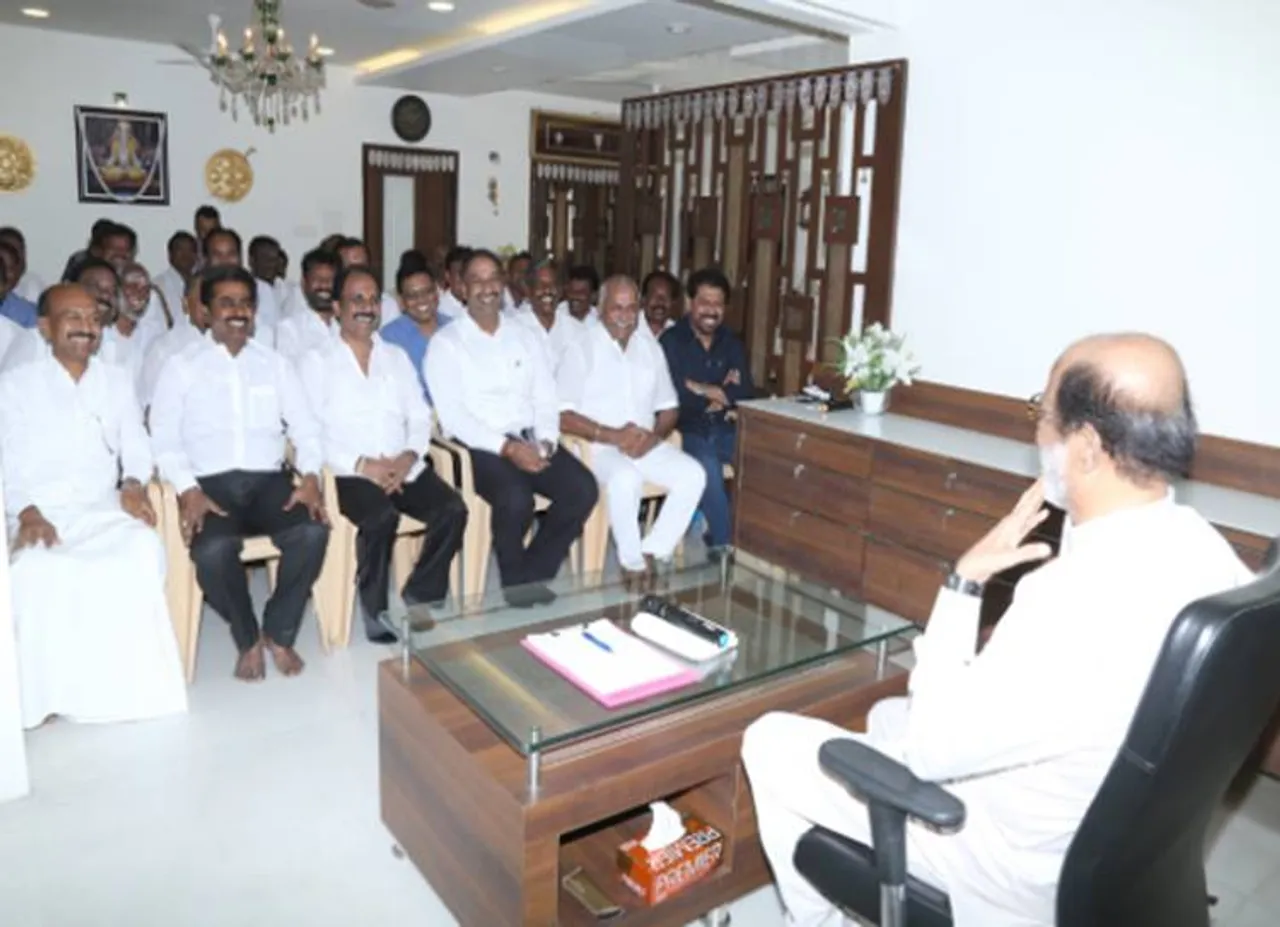 Political leaders about Rajinikanth statement on LS election contest - நாடாளுமன்ற தேர்தல் முடிவு குறித்த ரஜினி முடிவு! தலைவர்கள் கருத்து