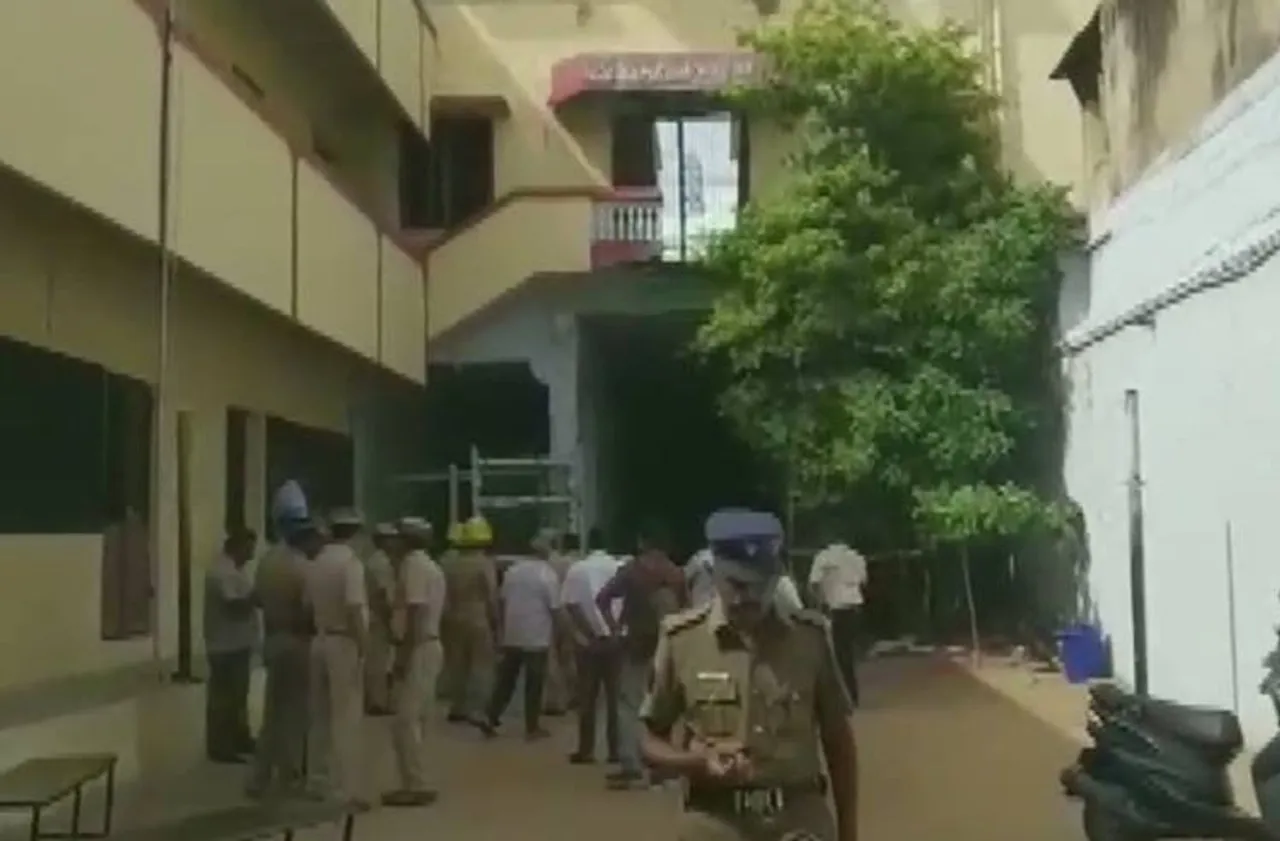 Ayira Vysya Higher Secondary School Accident, மதுரை பள்ளிக்கூடம் விபத்து, Madurai School Building collapses