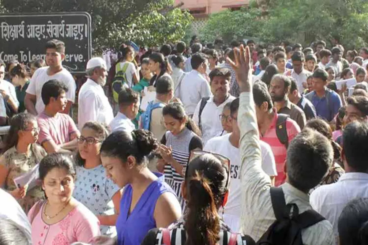 நீட் தேர்வில்  தமிழக அரசின் 2 மசோதாக்கள் நிராகரிப்பு: மத்திய அரசு தகவல்!